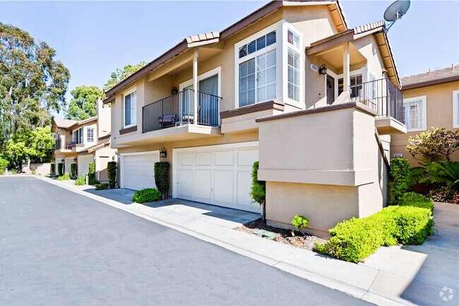 Building Photo - 8060 E Goldenrod Ln