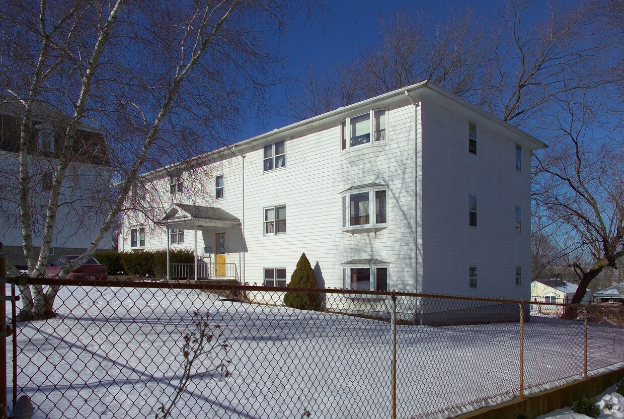 Building Photo - 416-420 Snell St