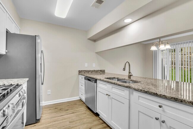 Building Photo - 5048 Leland Dr