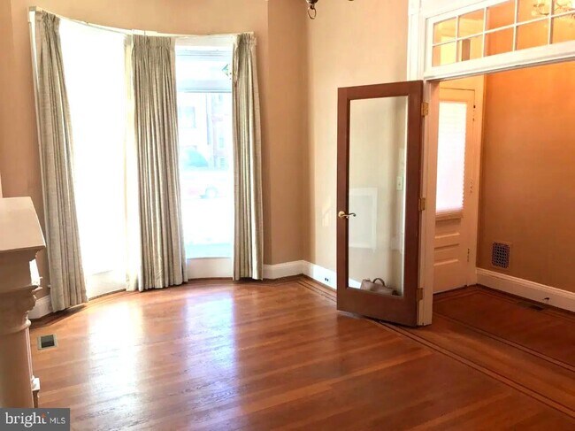 Foto del edificio - 2625 N Charles St