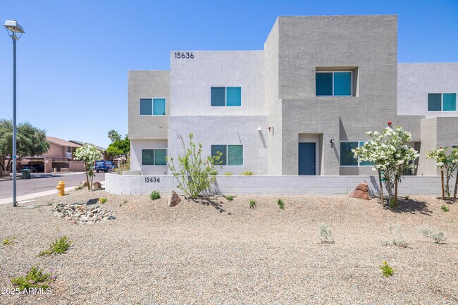 Foto del edificio - 15636 N 29th St