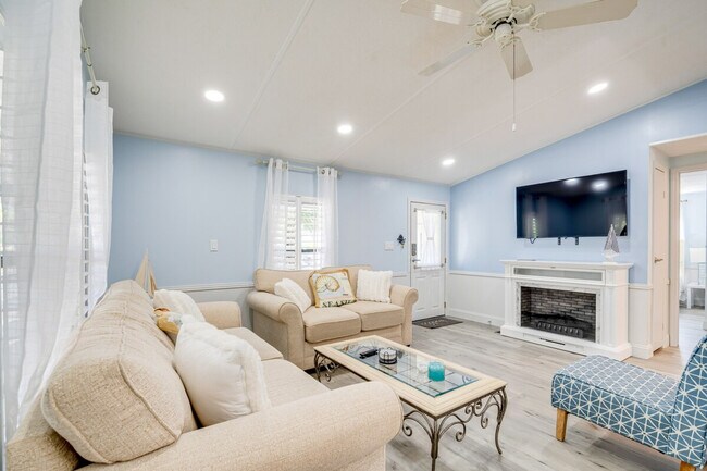 Foto del edificio - 1224 Dustin Dr