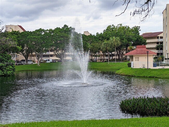 Foto del edificio - 6901 Environ Blvd