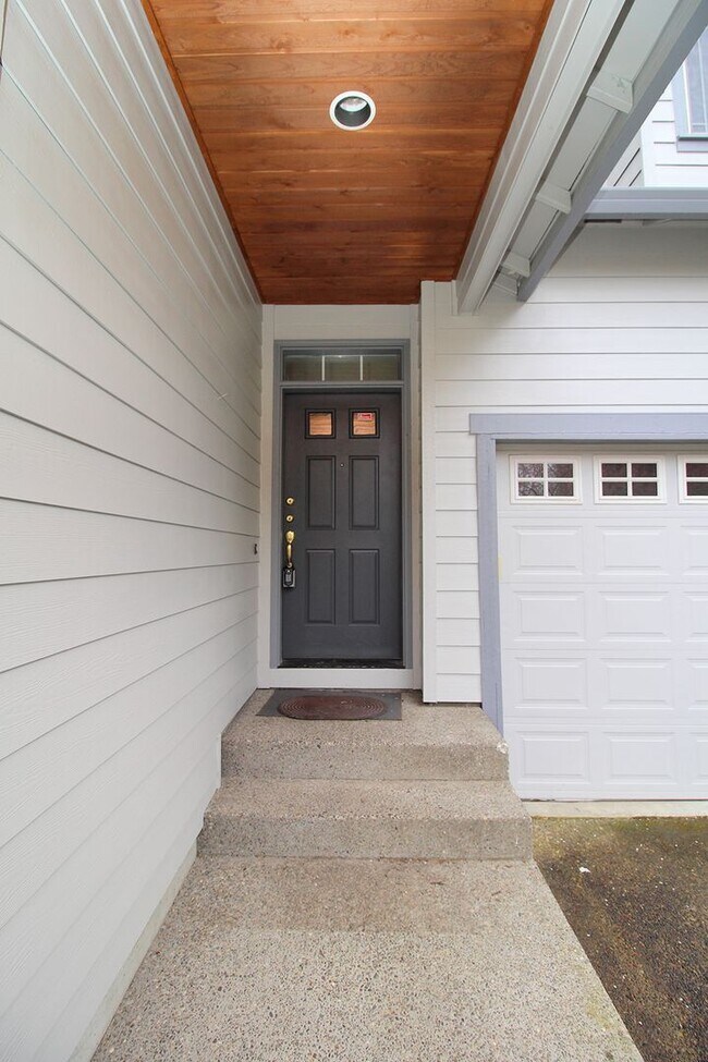 Foto del edificio - Alluring 4 Bedroom, 2.5 Bathroom Modern ho...