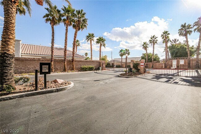 Foto del edificio - 1917 Crystal Glen Ct