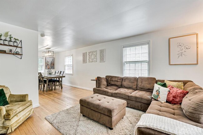 Building Photo - 5 Mayfield Pl