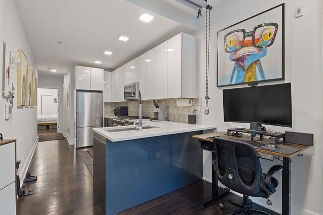 Foto del edificio - 367 2nd Street Unit 102