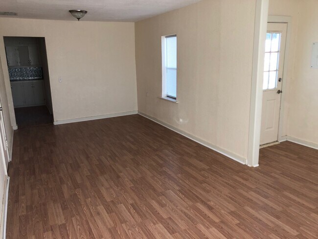 Foto del edificio - 737 Waco St