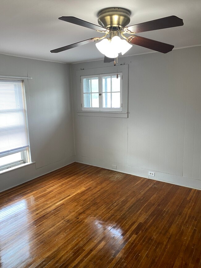 Beautiful hardwood floors - 2191 Grand Central Ave