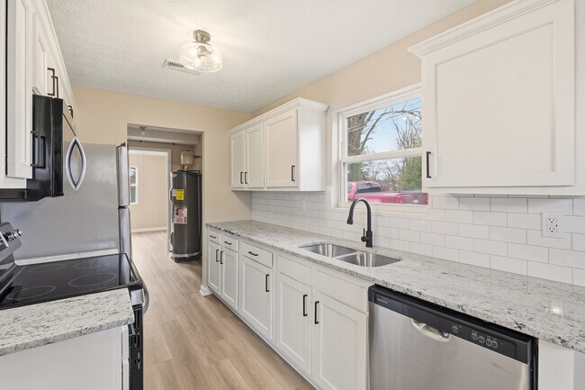 Photo - 1785 McDonald Ln House