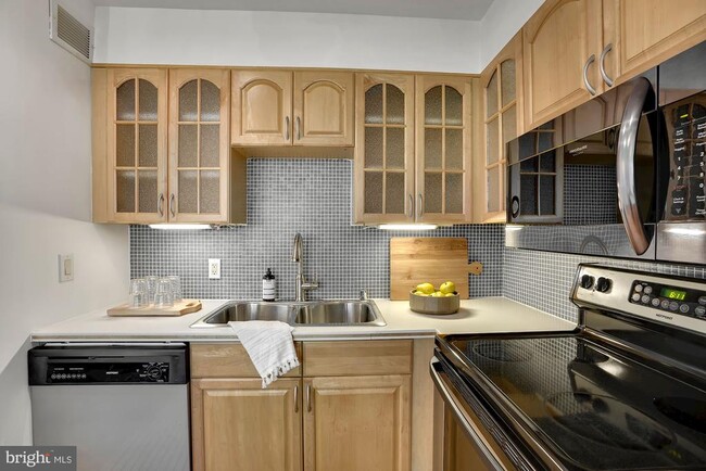 Building Photo - 1140 23rd St NW