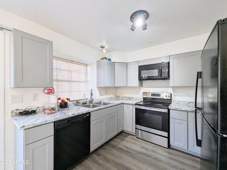 Primary Photo - 4601 N 102nd Ave
