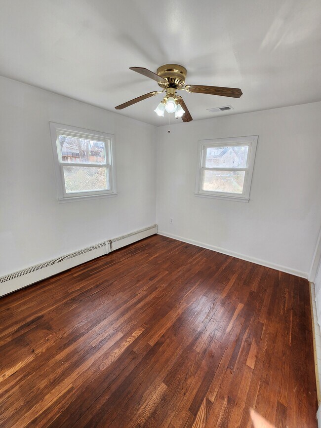 13327 Maple Leaf Ln, Woodbridge, VA 22191 House Rental in Woodbridge