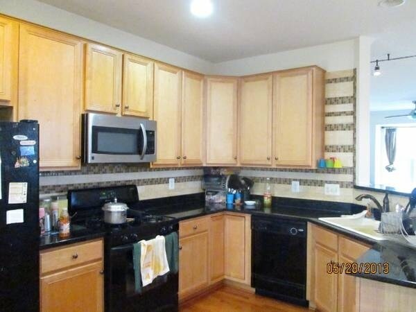 Cocina - 512 Twintree Ter NE