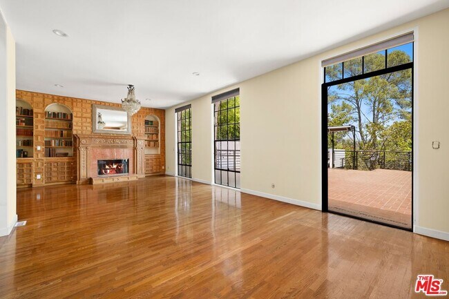 Foto del edificio - 333 Dalehurst Ave