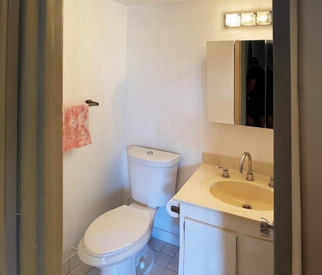 Foto del edificio - 901 Hillcrest Dr