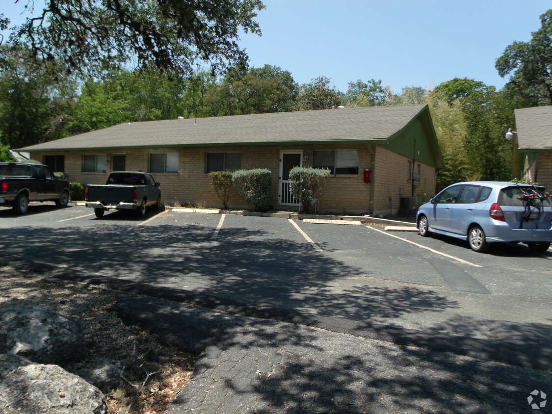 Building Photo - Main Street Villas