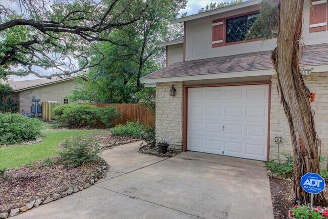 Building Photo - 6903 Winedale Dr