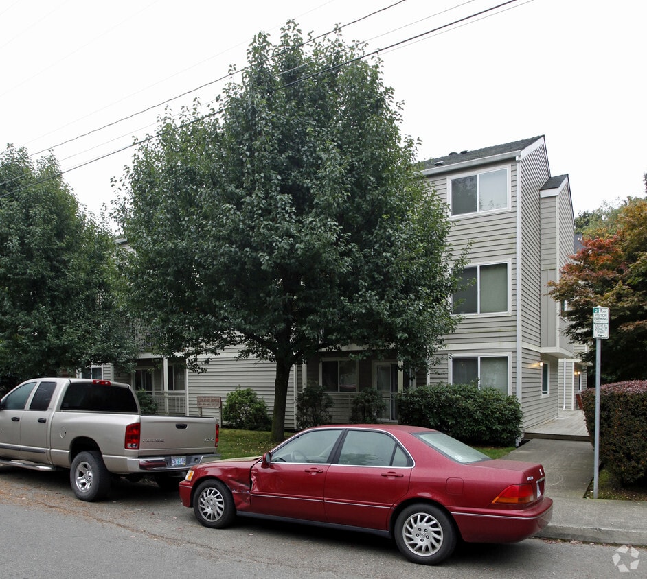 Building Photo - 3710-3730 12th Ave