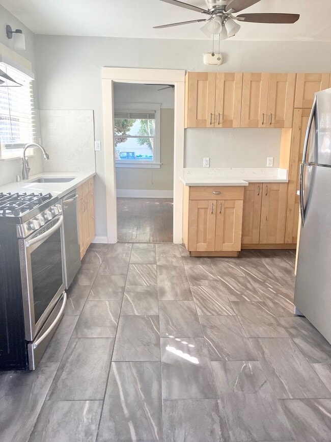 Foto del edificio - Charming Pet Friendly Home in Normal Heights