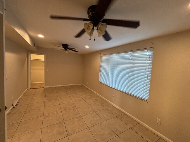 Foto del edificio - 8527 N 31st Dr