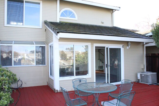 Building Photo - Waterfront Townhome In Pittsburg with Dock...