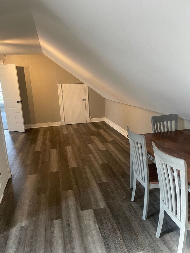 Foto del edificio - 1328 Chapel St