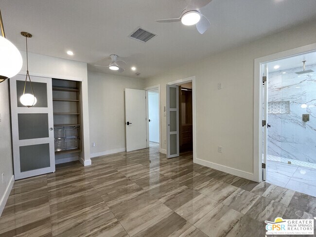 Building Photo - 372 E Molino Rd