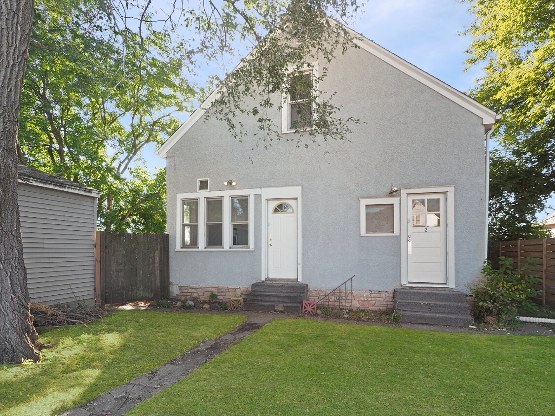 Primary Photo - Pet Friendly Upper Unit 2 bedroom Duplex