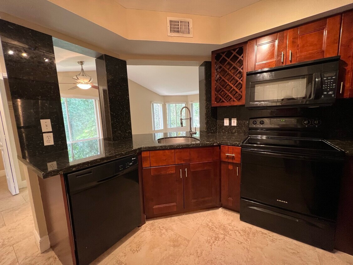 2460 NW 33rd St Unit 1707, Oakland Park, FL 33309 Condo for Rent in