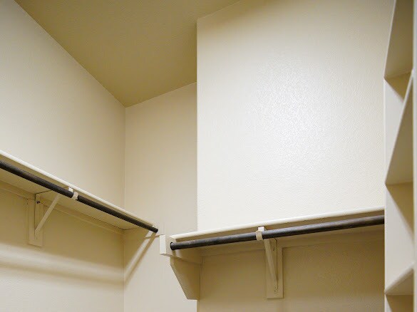Building Photo - 213 Warbler Dr