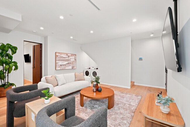 Foto del edificio - 425 N Alfred St