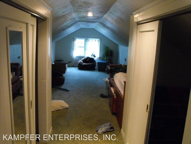 Building Photo - 3 br, 1 bath House - 902 SW 11TH ST