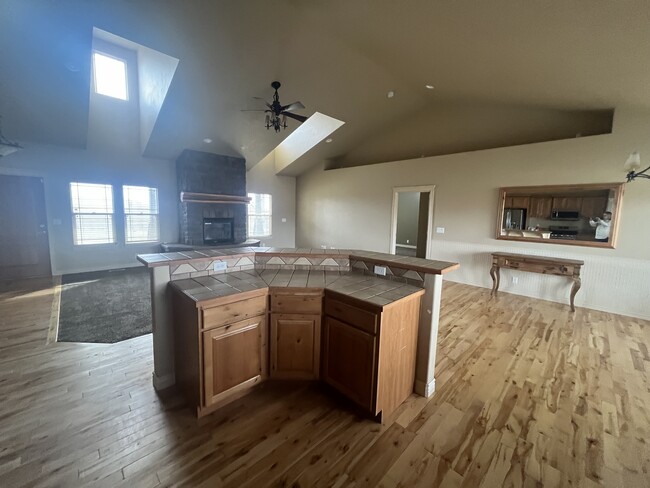 Foto del edificio - 27114 Lower Pleasant Ridge Rd
