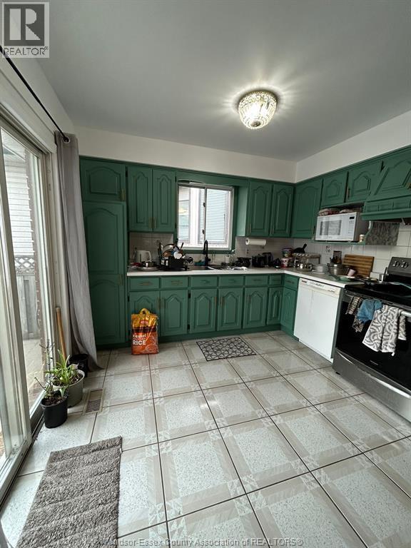 Photo du bâtiment - 8351 Kingston Cres