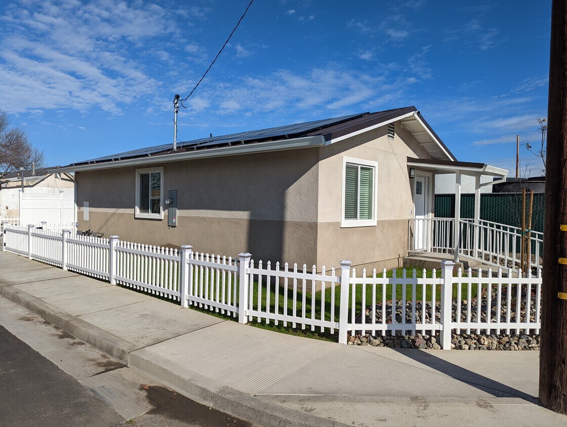 722 Swift St, Orland, CA 95963 House Rental in Orland, CA