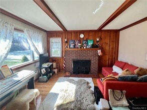 Building Photo - 108 Kingston Ave