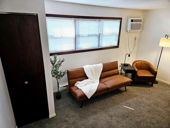 Foto del edificio - 309 W Washington Ave