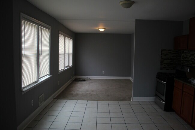 Building Photo - 7710 S Greenwood Ave