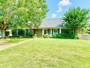 Building Photo - 2608 Bay Cir