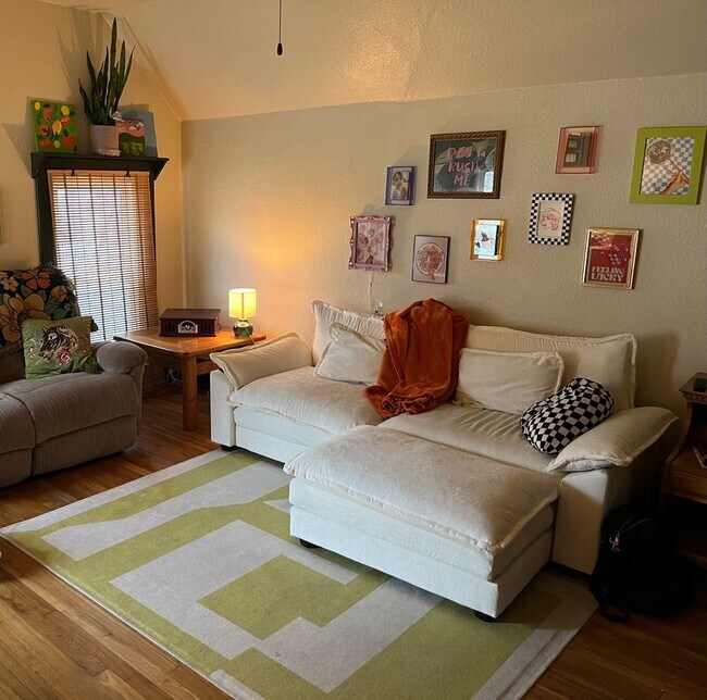 Living Room - 1417 Main St E