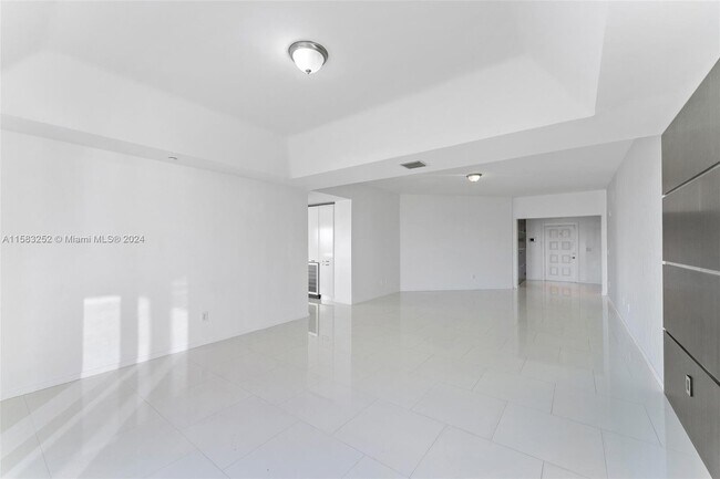 Foto del edificio - 10720 Northwest 66th Street Apt #507, Dora...