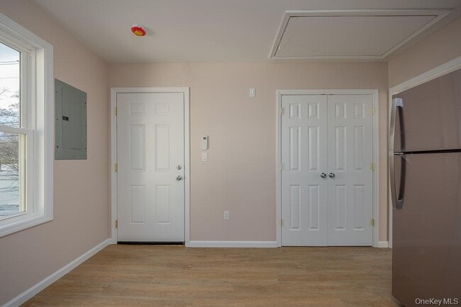 Foto del edificio - 72 S Main St