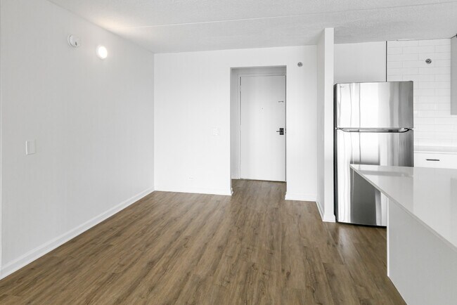 Foto del edificio - 1770 First Street | Downtown Highland Park, IL