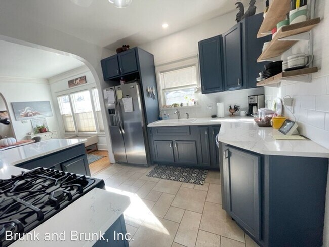 Building Photo - 3 br, 2 bath House - 412 E. Cache La Poudre