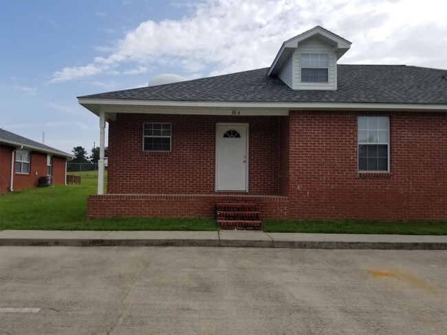 Building Photo - 11 Heartwood Pl Dr