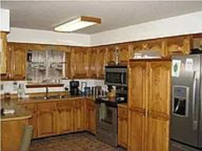 Building Photo - 7251 Knollwood Rd