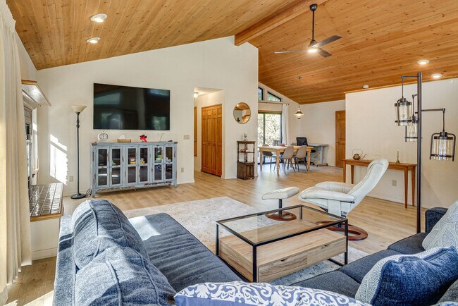 Building Photo - 1490 Valley Ranch Cir