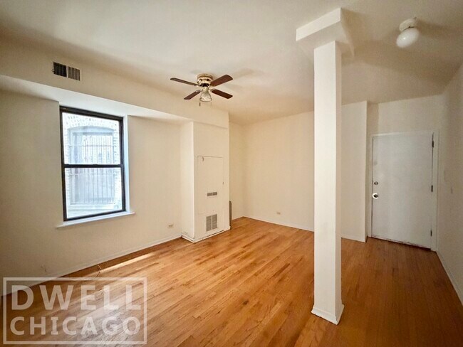 Foto del edificio - 2331 N Kedzie Blvd