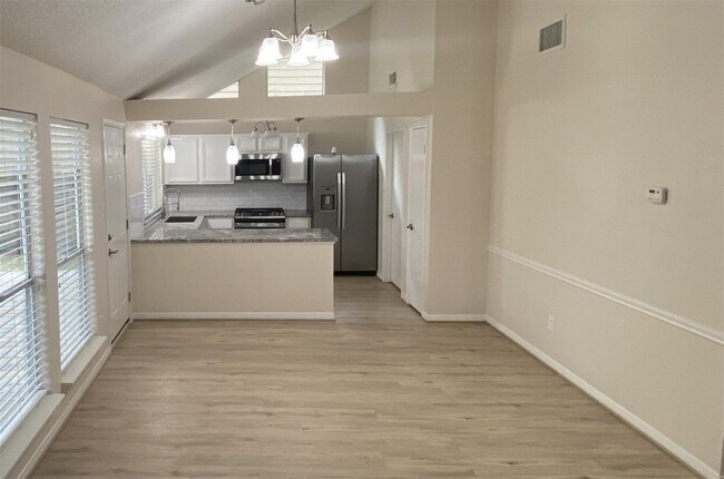 Foto del edificio - 33 N Rain Forest Ct